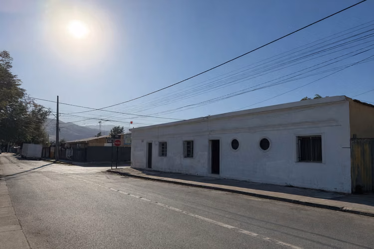 CASA EN VENTA ESQUINA EN BATUCO CON EXCELENTE UBICACIÓN
