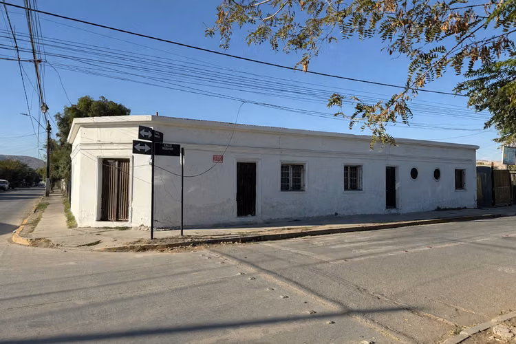 OPORTUNIDAD VENTA DE CASA ESQUINA EN BATUCO