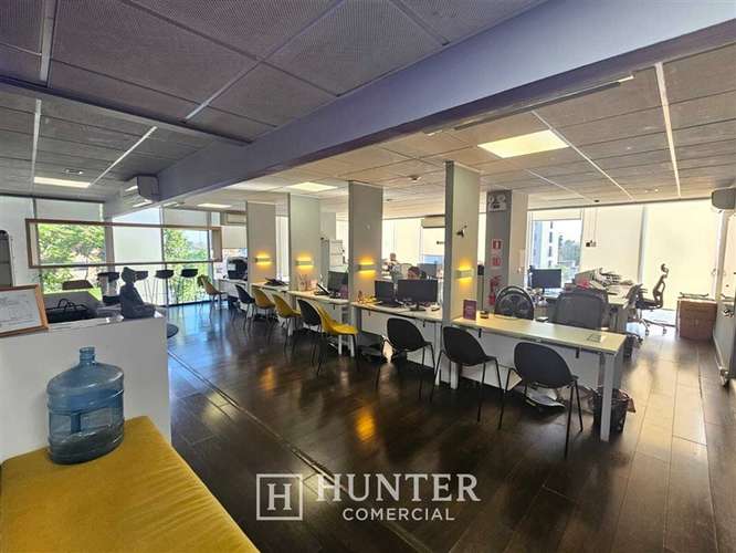Oficina 83 m2 Open space y Privados, Metro Manuel Montt
