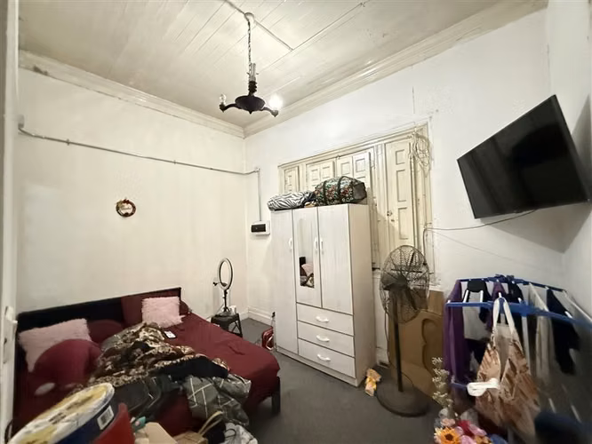 Casa con terreno en venta de 4 dorm. en Santiago