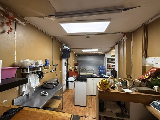 Casa con terreno en venta de 4 dorm. en Santiago
