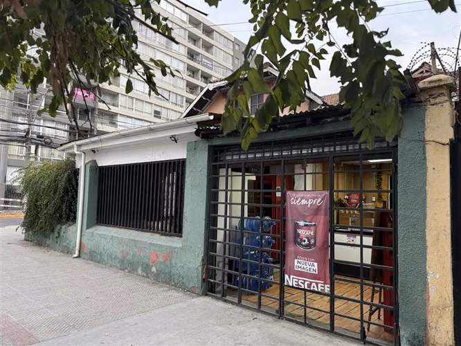 Casa con terreno en venta de 4 dorm. en Santiago - Imagen 2