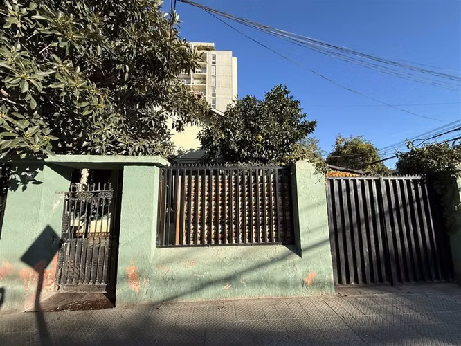 Casa con terreno en venta de 4 dorm. en Santiago - Imagen 3