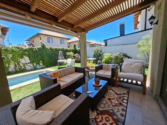 Hermosa Casa Venta 4D 3B y Servicio 2Estac Sec Oriente Talca
