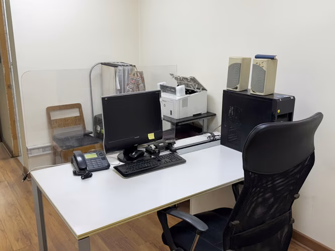 SE ARRIENDA OFICINAS MUY CONFORTABLES CON AREAS TIPO PLANTAS LIBRES CON ESTACIONAMIENTOS Y BODEGAS