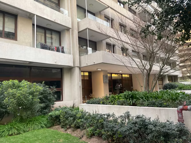 Baja de precio: Bajo en contribuciones en Las Condes (166131)