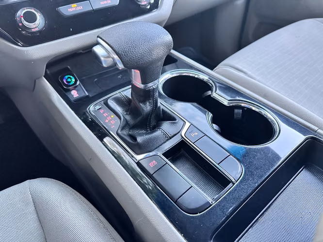 KIA GRAND CARNIVAL EX 3.3 AUTOMáTICA  2019