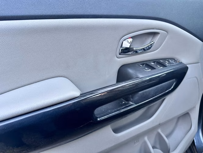 KIA GRAND CARNIVAL EX 3.3 AUTOMáTICA  2019