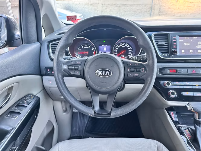 KIA GRAND CARNIVAL EX 3.3 AUTOMáTICA  2019