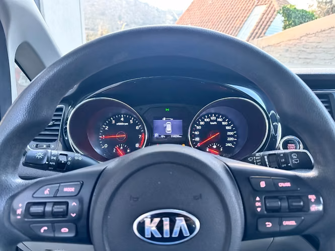 KIA GRAND CARNIVAL EX 3.3 AUTOMáTICA  2019