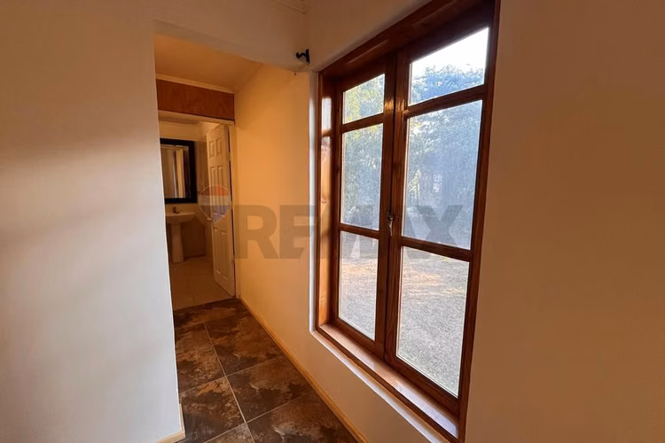 Se arrienda renovada casa en olmué.