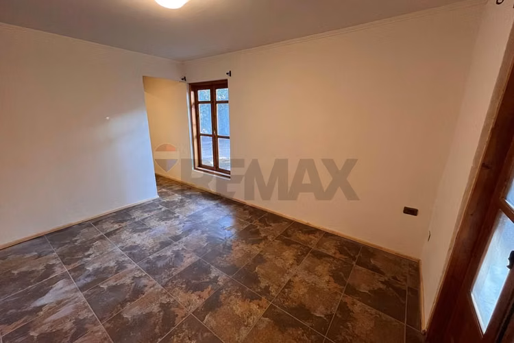 Se arrienda renovada casa en olmué.