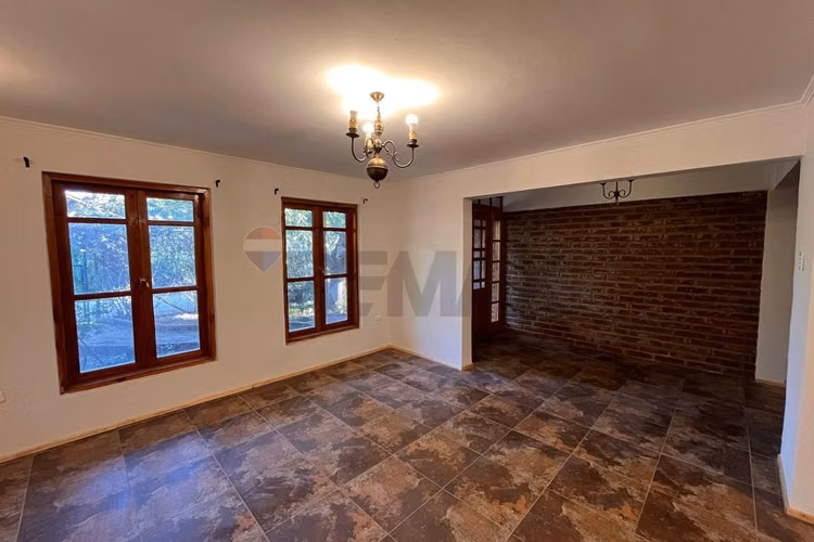 Se arrienda renovada casa en olmué.