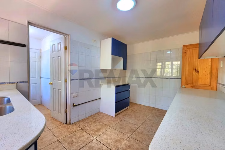 Se arrienda renovada casa en olmué.
