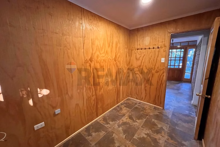 Se arrienda renovada casa en olmué.