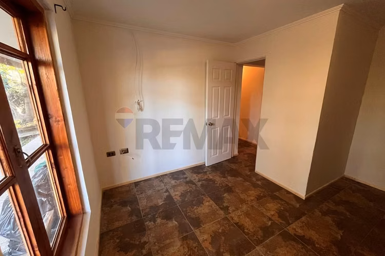 Se arrienda renovada casa en olmué.