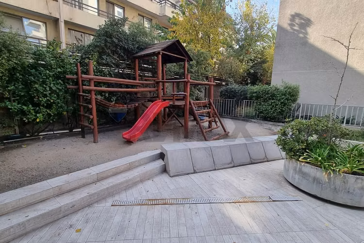 A pocas cuadras metro chile españa y plaza ñuñoa