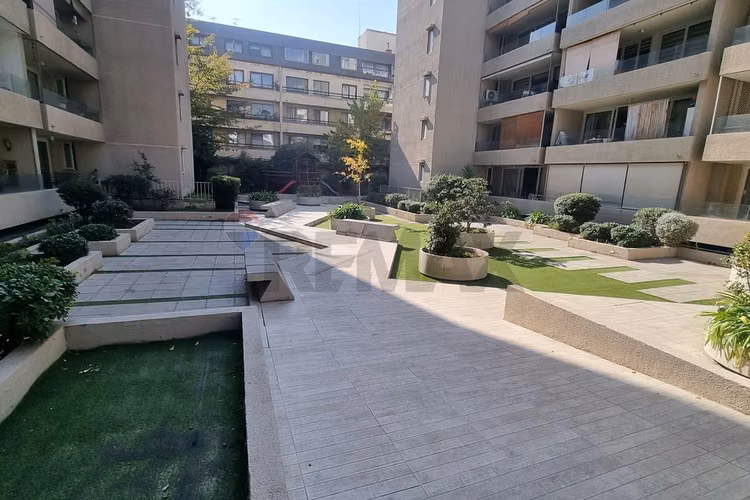 A pocas cuadras metro chile españa y plaza ñuñoa
