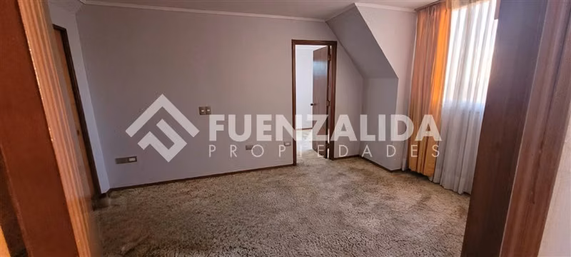 Casa en arriendo de 6 dorm., Juan Cisternas, en La Serena
