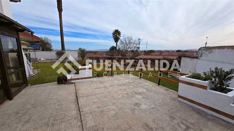 Casa en arriendo de 6 dorm., Juan Cisternas, en La Serena