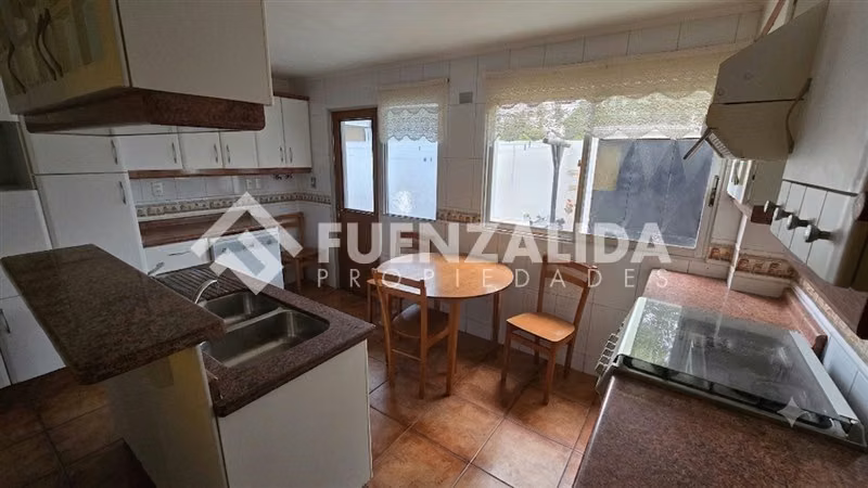 Casa en arriendo de 6 dorm., Juan Cisternas, en La Serena
