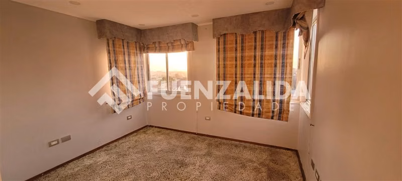 Casa en arriendo de 6 dorm., Juan Cisternas, en La Serena