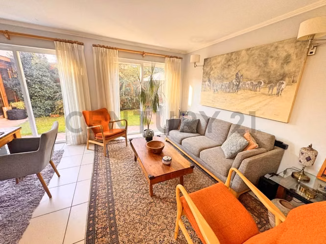 Se vende casa con potencial comercial en Los Perales - Imagen 8