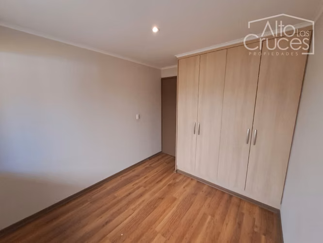 Casas en Valles del Country - A pasos del Colegio Las Rastras
