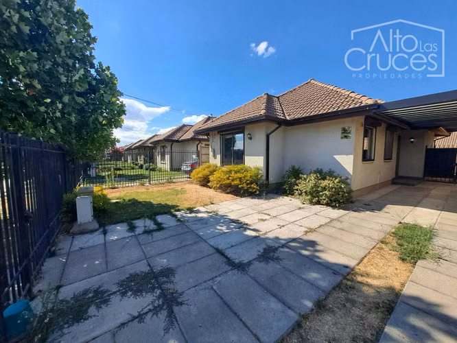 Casas en Valles del Country - A pasos del Colegio Las Rastras