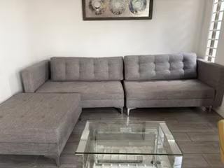 juego de sillones con mesa de centro