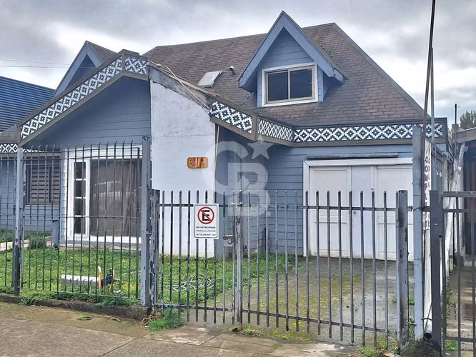 Amplia casa con potencial comercial: ¡Ubicación Estrategia!