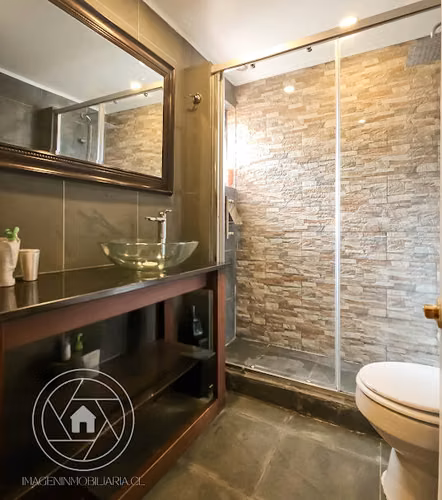 OPORTUNIDAD!!! Vende Casa 2 Pisos, 5D, 5B. Piscina. Condominio Los Nogales Huechuraba