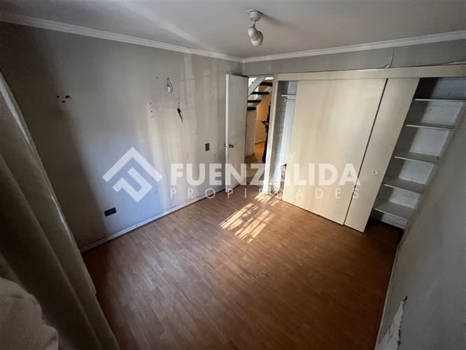 Casa en venta de 3 dorm. en La Florida