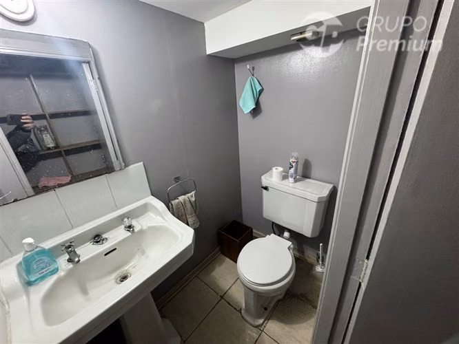 Oficina en arriendo en Santiago, 3 despachos con recepción