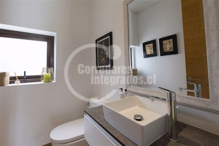 Casa en arriendo de 7 dorm. en Lo Barnechea Espectacular