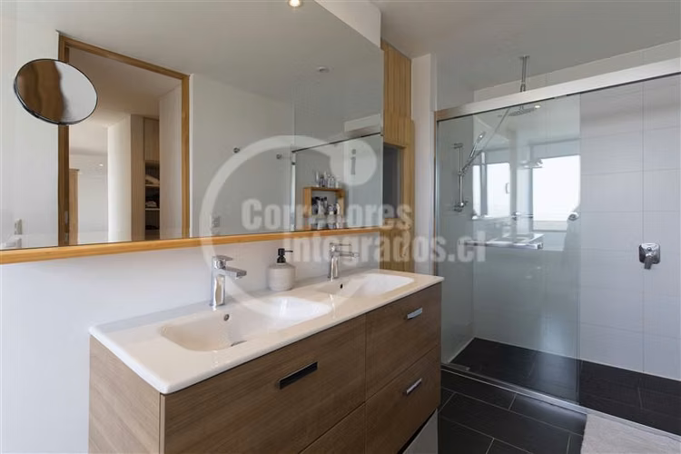 Casa en arriendo de 7 dorm. en Lo Barnechea Espectacular