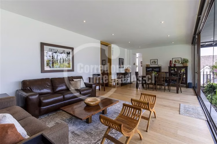 Casa en arriendo de 7 dorm. en Lo Barnechea Espectacular