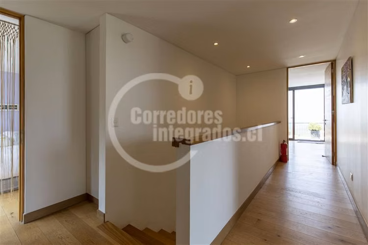 Casa en arriendo de 7 dorm. en Lo Barnechea Espectacular