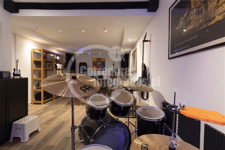 Casa en arriendo de 7 dorm. en Lo Barnechea Espectacular