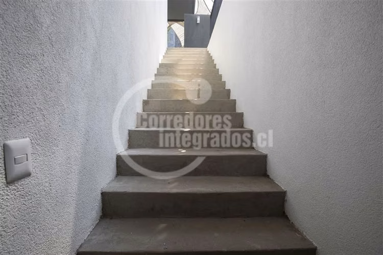 Casa en arriendo de 7 dorm. en Lo Barnechea Espectacular
