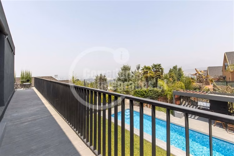 Casa en arriendo de 7 dorm. en Lo Barnechea Espectacular