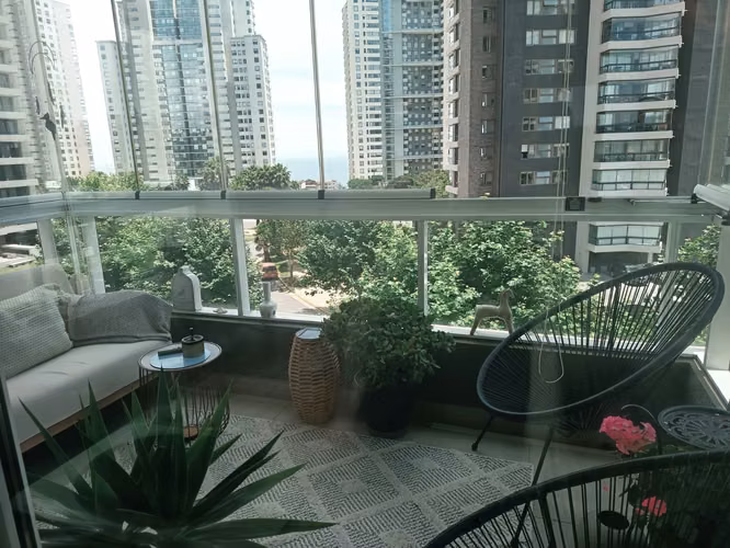 Luminoso Departamento con Hermosa Vista y Locomoción a Pasos - Imagen 2