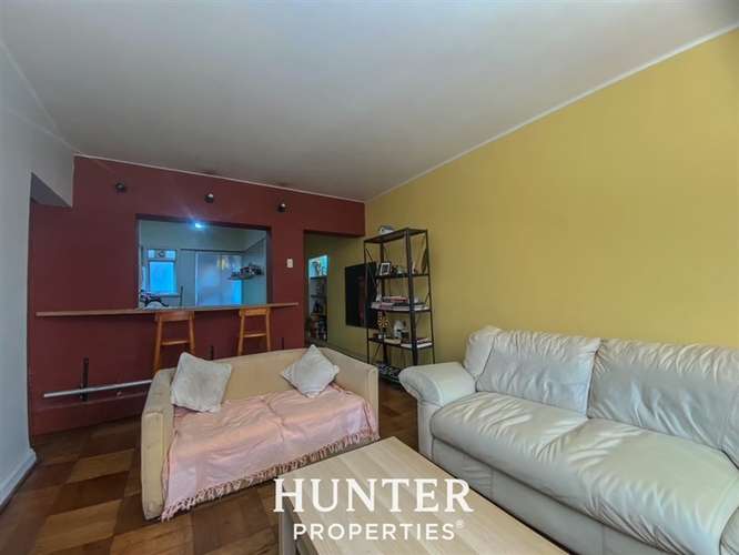 Venta depto. 3D/1B piso de parquet Centro histórico de stgo - Imagen 3