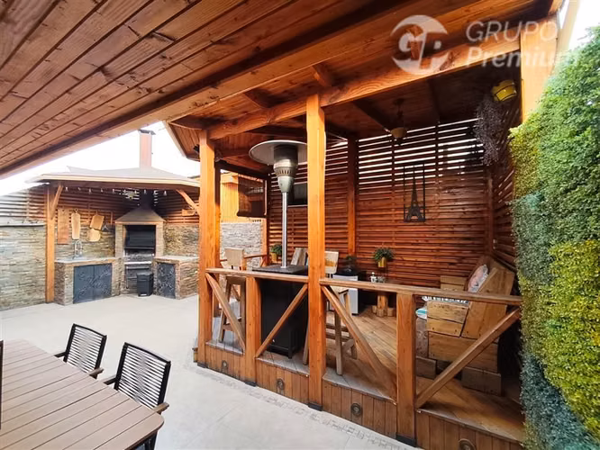 CASA LUMINOSA , AMPLIA Y GRAN CONECTIVIDAD, 3D+3B PUDAHUEL