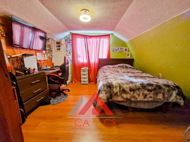 CASA 2 PISOS A PASOS DEL CENTRO DE PUCON 3 DORM 2 BAÑOS