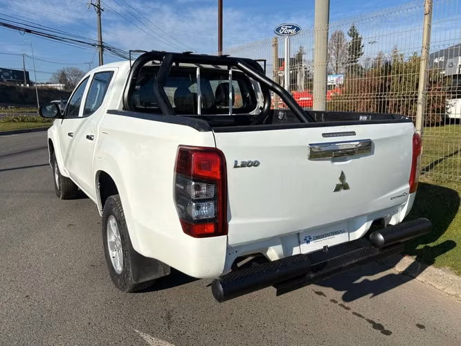 MITSUBISHI L200 2022 - Imagen 5