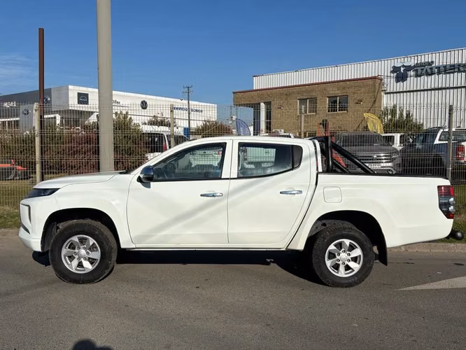 MITSUBISHI L200 2022 - Imagen 4