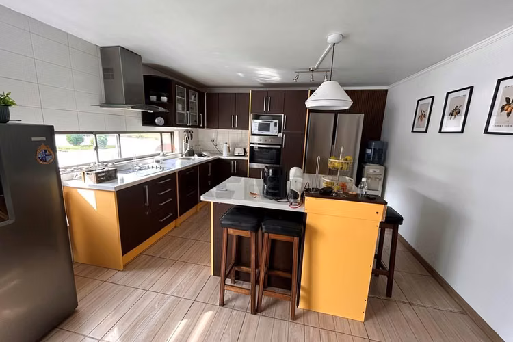 Hermosa casa en isla de maipo!