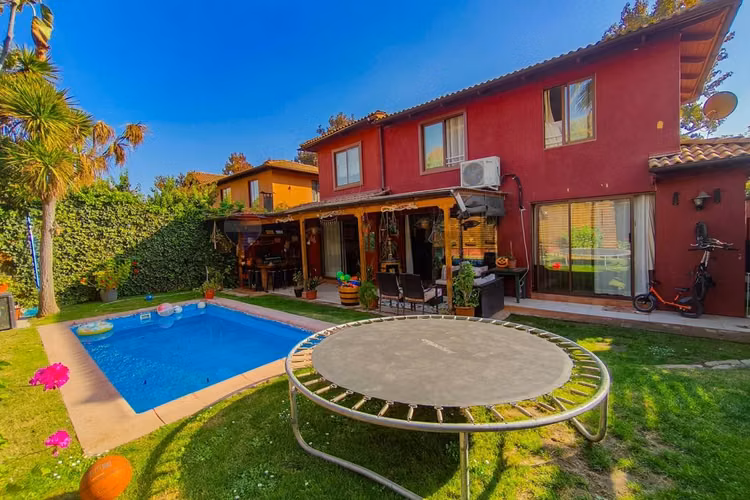 Hermosa casa peñalolen 3d+3b+3e - Imagen 2