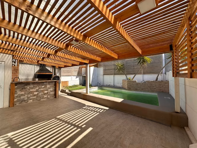 CASA Avenida Jardines